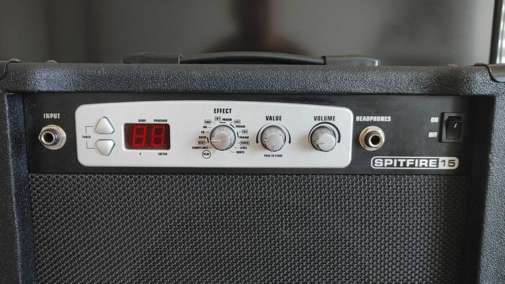 Combo gitarowe ALESIS SPITFIRE - 15 W - 80efektów, tuner