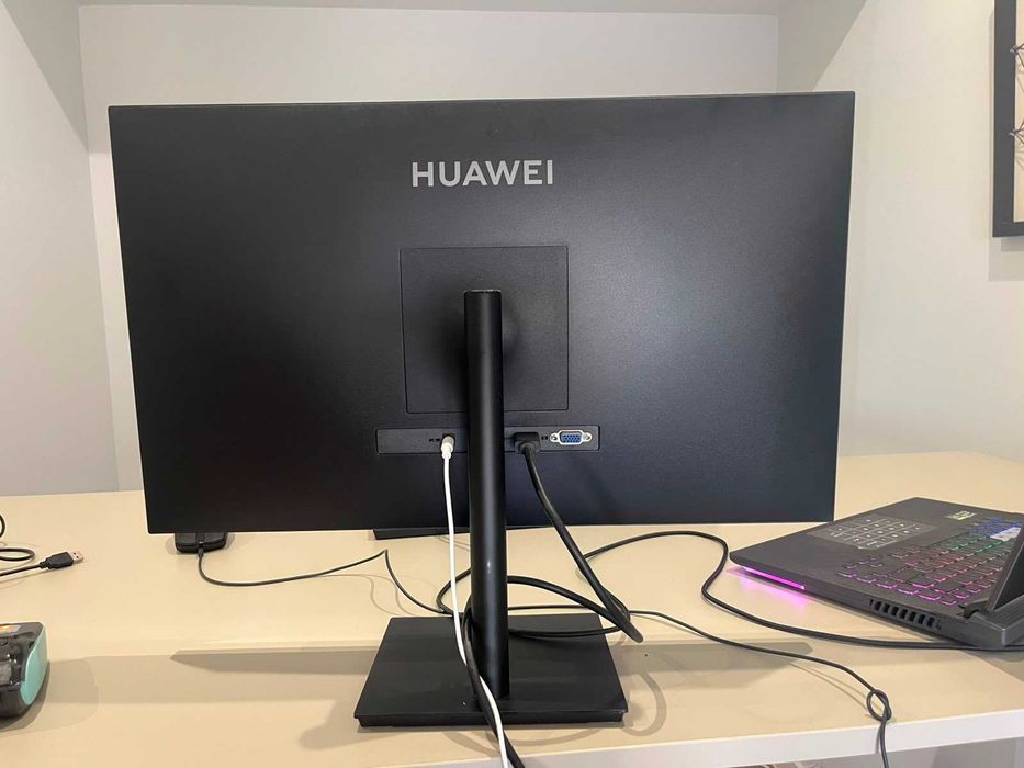 Urgente! Secretária regulável 160x80 + monitor Huawei — recolha até 5ª feira 6/8