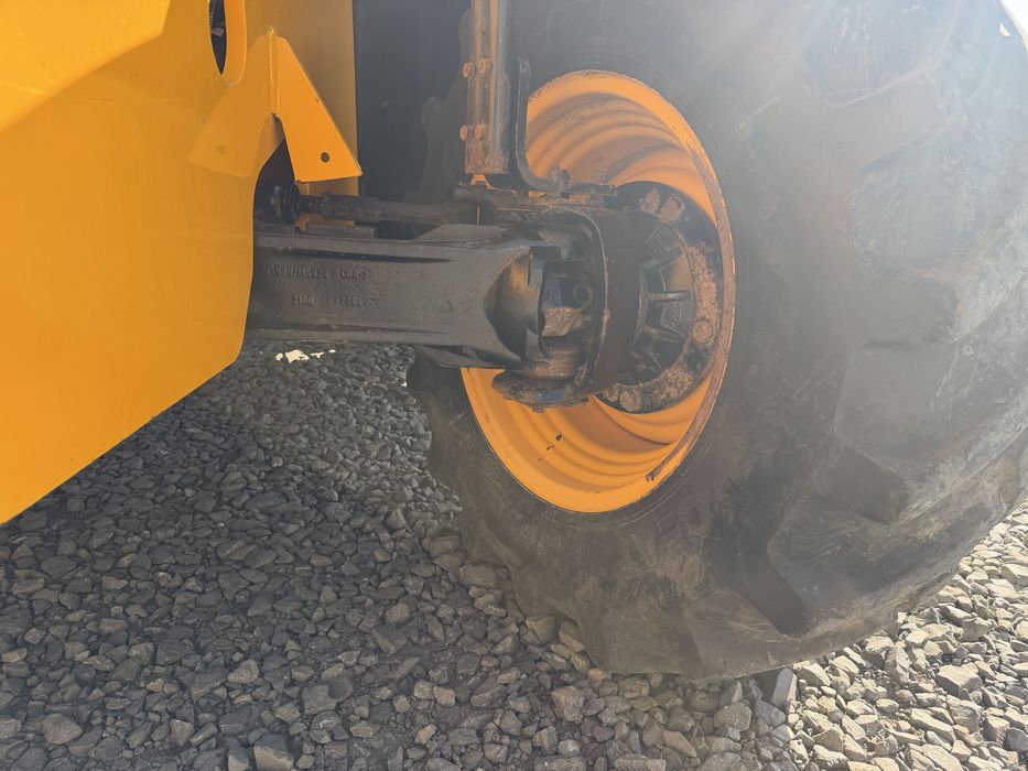JCB 533-105 2017року погрущик маніту