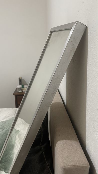 Espelho com moldura de aluminio