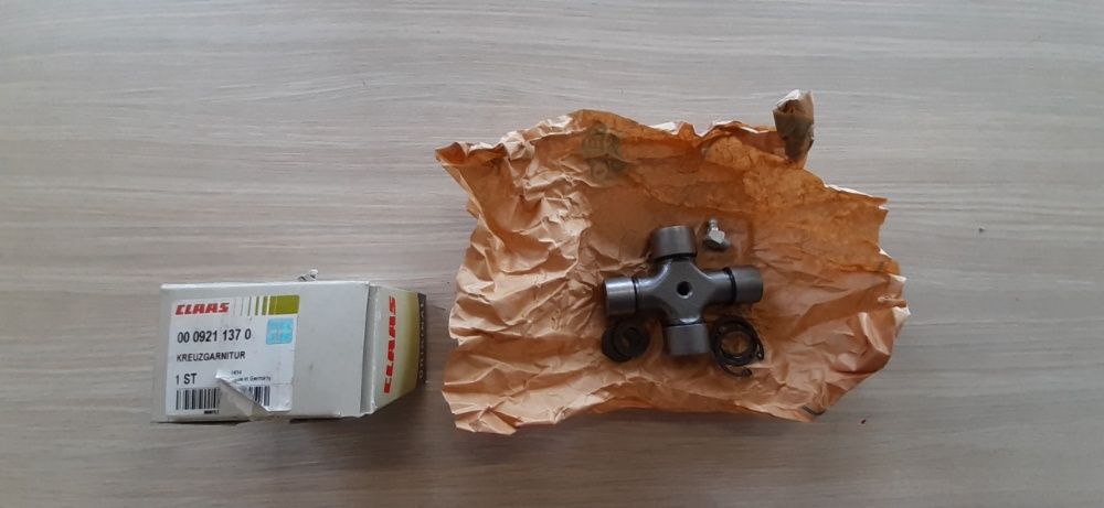 Krzyżak wałka szerokokątnego Oryginał CLAAS liner, sprint, disco