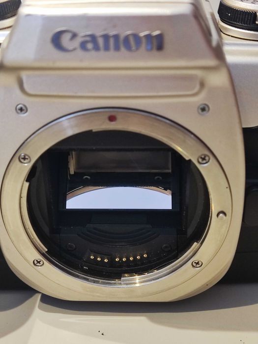 Canon EOS 50 – Camara Analógica