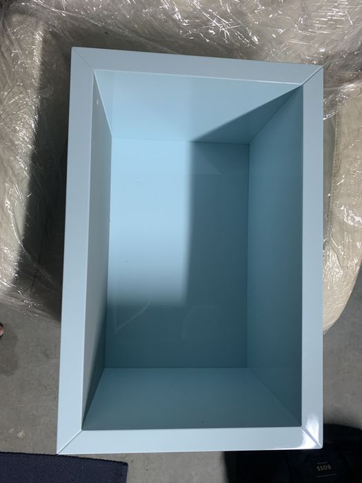 2 estantes azuis lacadas