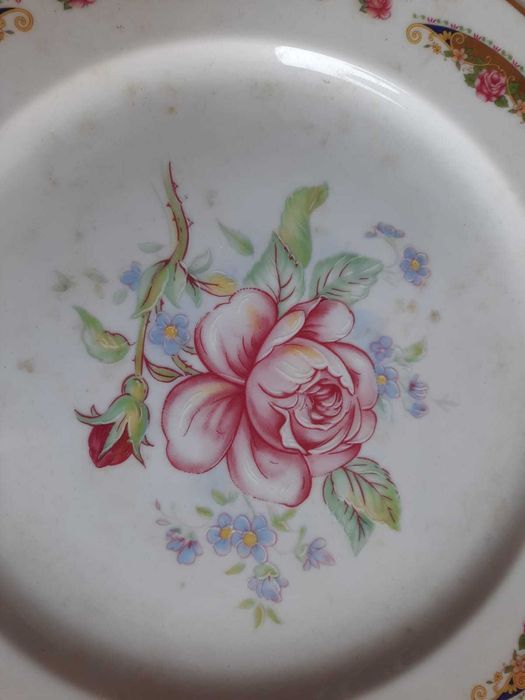 Decorative porcelain plate - T. Limoges64861768748034122