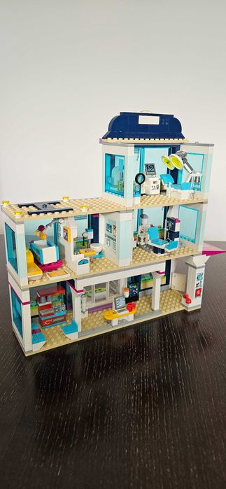 Lego Friends szpital Heartlake (41318]