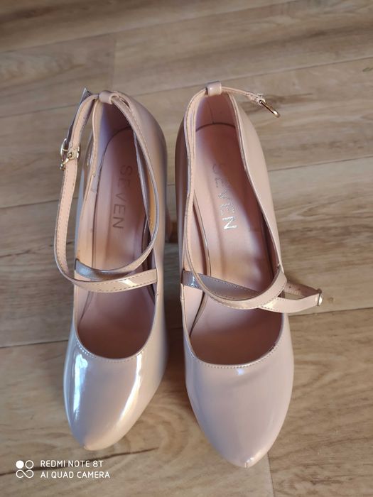 Продам туфлі нові