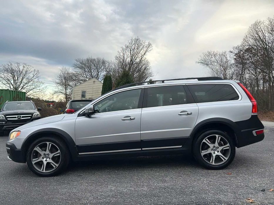 Volvo XC70      2015