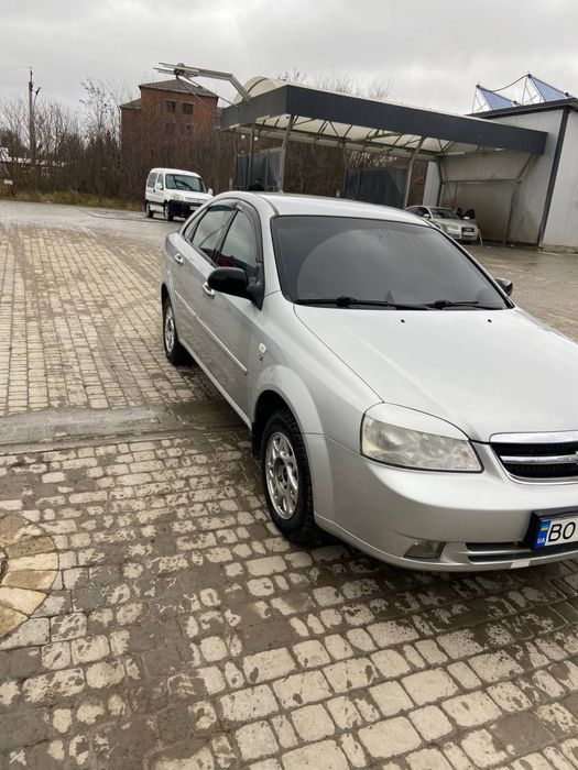 Продам лачетті в хорошому стані