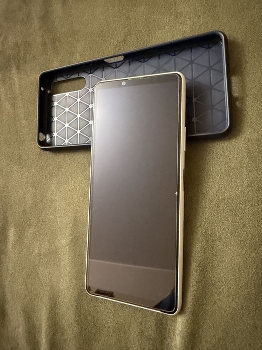 Sony Xperia 10 III 6/128 GB – stan bardzo dobry, szkło na ekranie