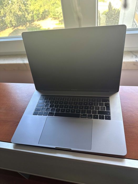 Macbook Pro 2018 I9, 32GB, 1TB