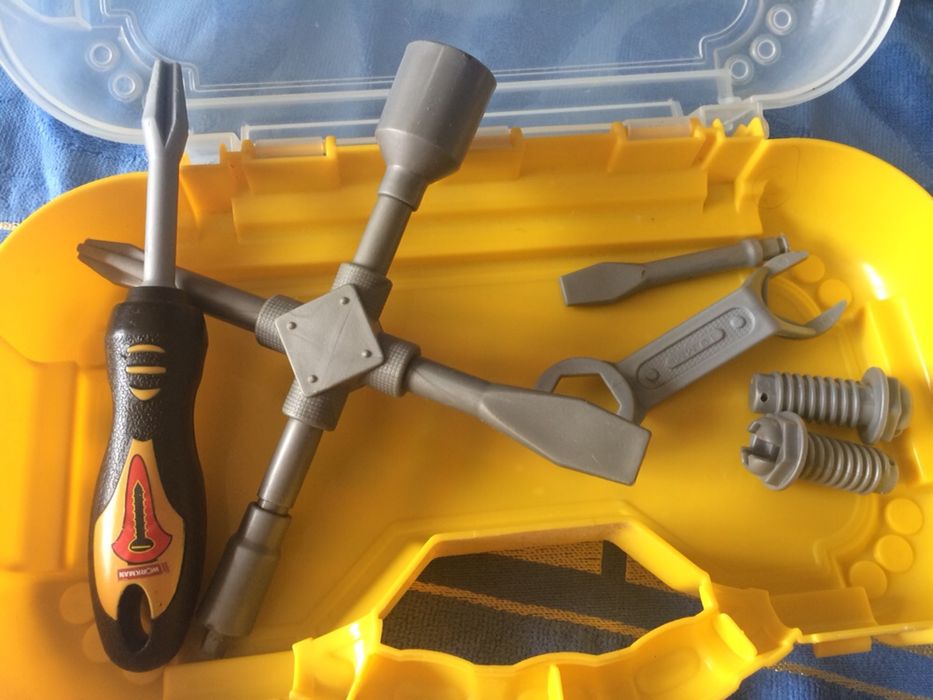 Машина з інструментами