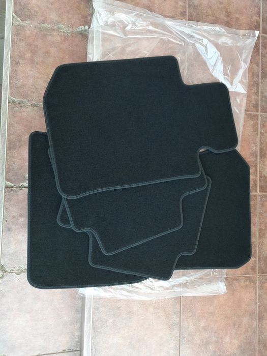 Нові коврики на BMW 3 G20 F30 F34 E90 G22 G26 G42 G05 G06 G07 bmw g бм