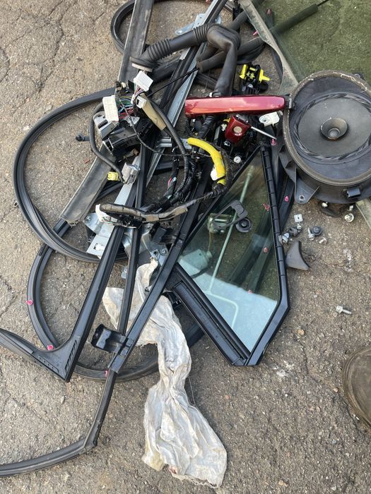 Продам начинку дверей субару форестер