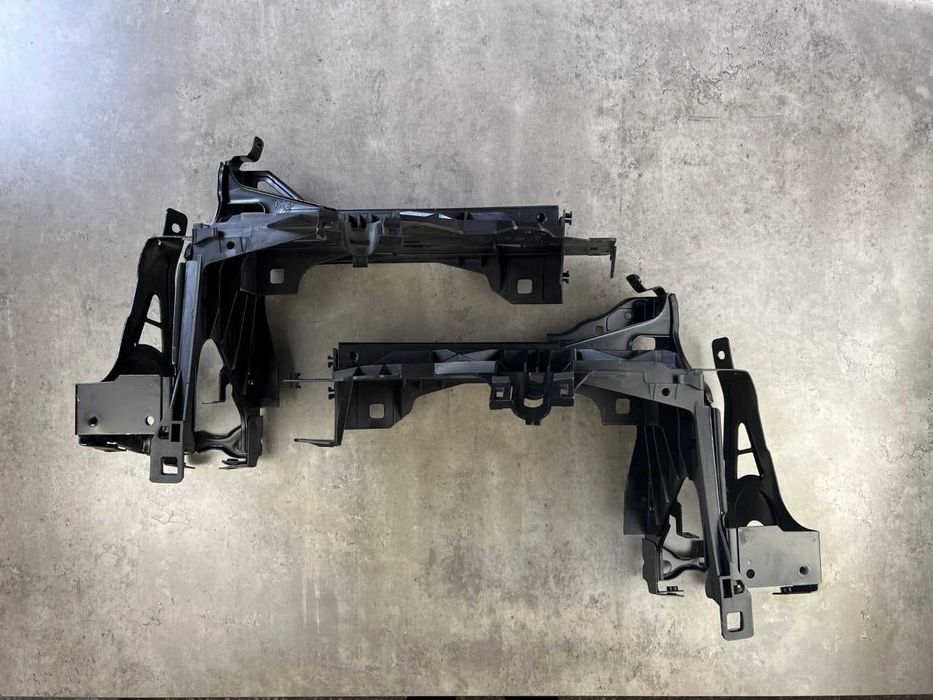 Окуляр / Кронштейн фар BMW 5 ( F10/ F11 ) 51647200793 / 51647200794