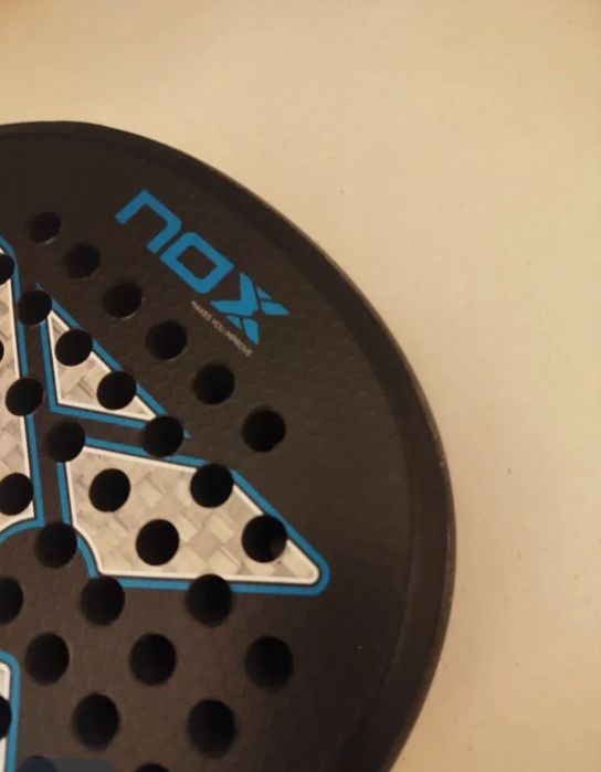 Vendo Raquete de Padel Nox Future Hybrid 12K Alumn 2025 COMO NOVA