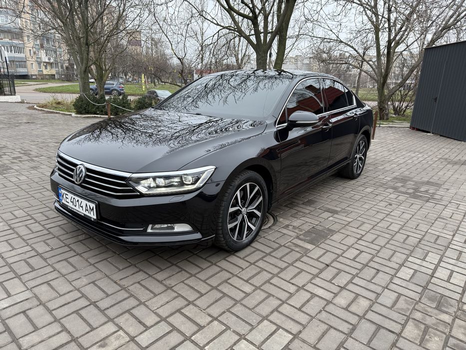 Продам Volkswagen Passat 2.0 TDI FULL LED весь обслужен ,маховик новый ,турбина заменена ,масла и фильтра поменяны 
Комплектация  пред максимальная 
Подогревы сидений,массаж сидений ,подогрев руля ,дистроник ,удержание полос ,слепые зоны ,камера заднего вида , климат  и т д 
Технически и визуально АВТО в ИДЕАЛЬНОМ СОСТОЯНИИ!Всё полностью обслужено!Все стёкла вкруг родные включая лобовое! Машина полностью обслужена и вложение не требует вообще .
Звонить заинтересованным людям