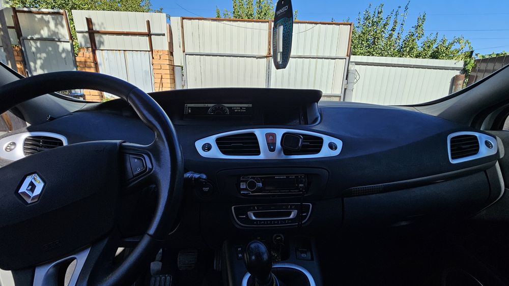 Renault grand scenic 3 2010р