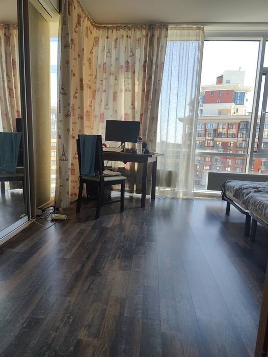 Подобово вул. Юлії Здановської 71г  поряд Інститут Раку