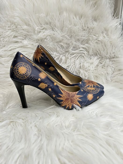 Кольорові туфлі на каблуці бренду Dogo