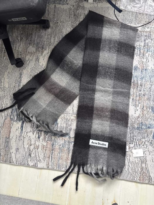 Szalik acne studios