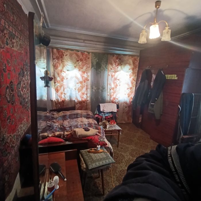Продаю будинок 6 военна 4 кімнати,