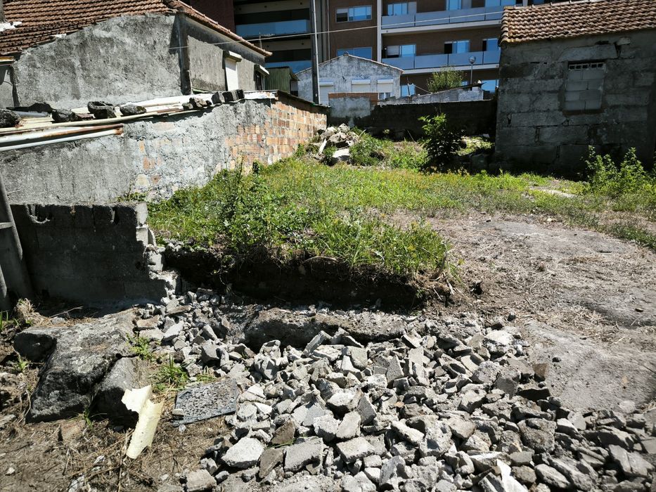 Vendo casa em pedra com vista mar