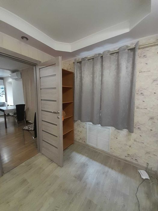 Продаж 2-кімнатної квартири з кухнею-студією, Металургів (213-378-413)