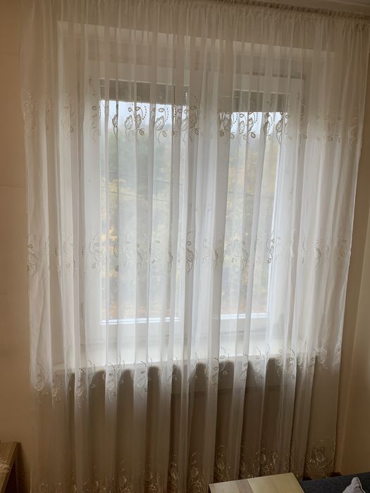 Firanki gotowe i material na firanki z wzorem