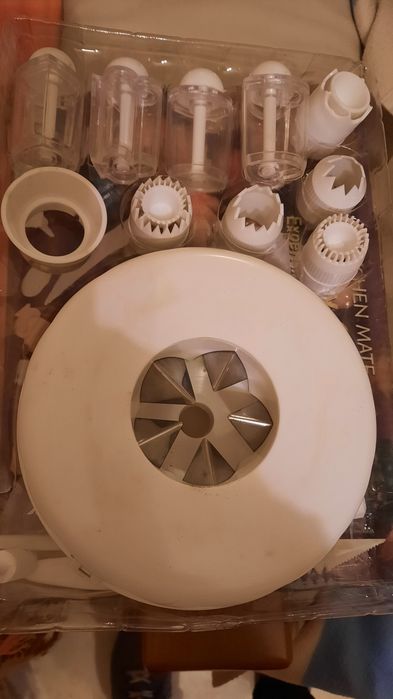 Kitchen accessory set. BRAND NEW436681965348464641