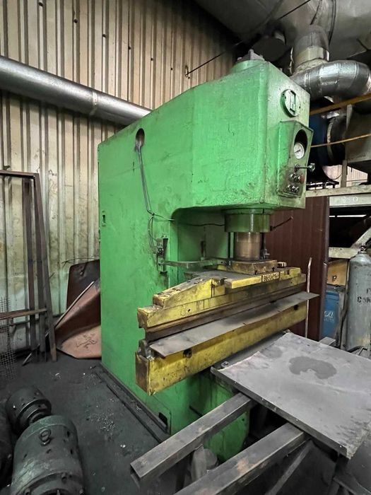 Прес гідравлічний - П6328Б зусиллям 63т; - П6330 зусиллям 100т