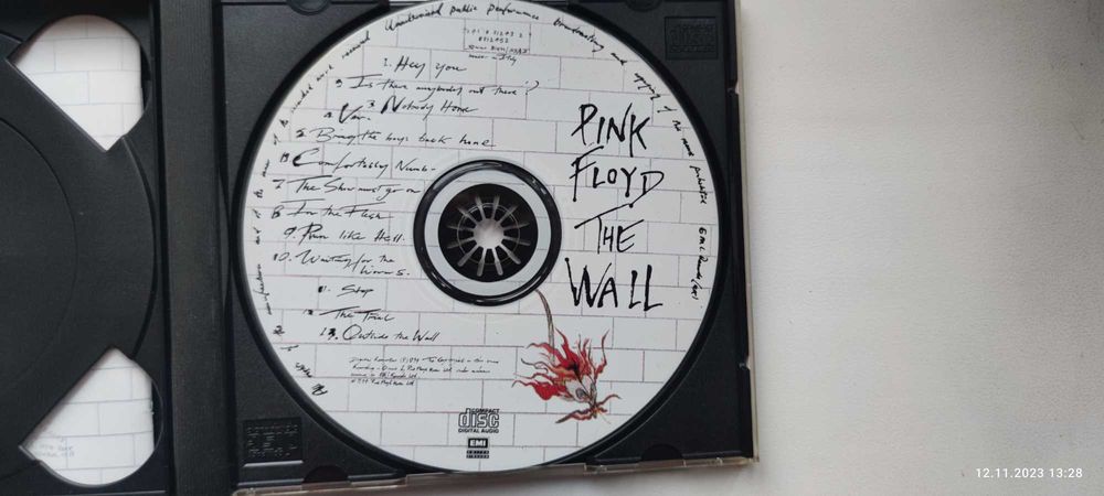Продам фирменный CD диск Pink Floyd - The Wall