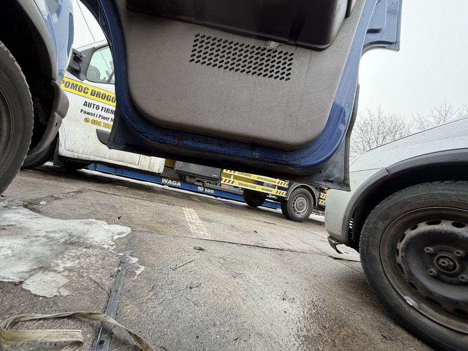 Drzwi Renault Master II OV489 lewe prawe przód kompletne