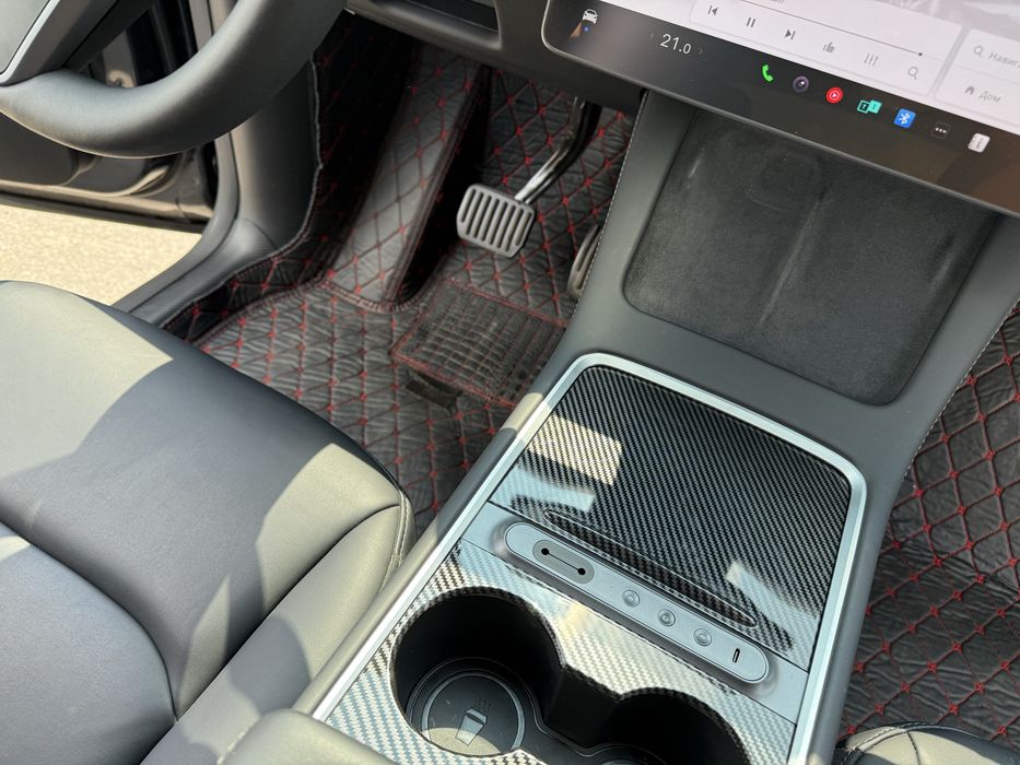 Tesla Y 2024 dual motor  +автопілот , карти Украна 2024