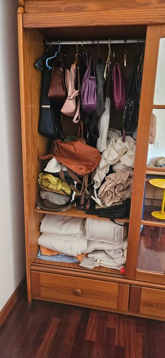 Roupeiro quarto madeira