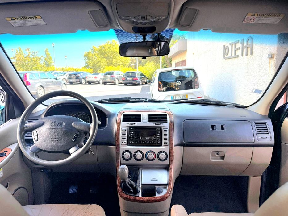 Kia Carnival  2003