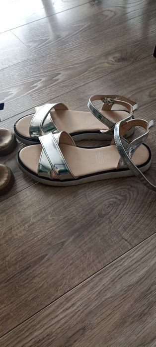 Sandałki dziewczęce 2 pary rozm. 35 i 36