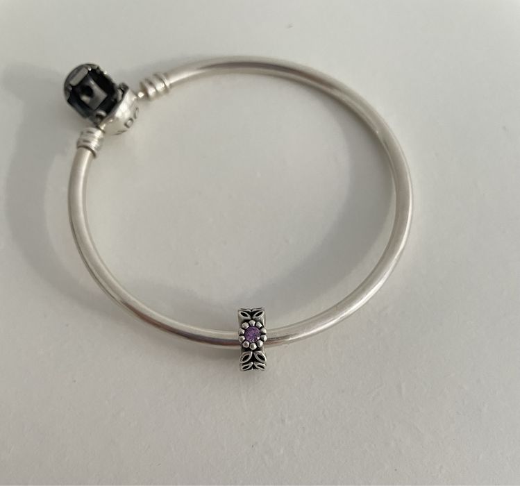 Conta Pandora com folhas