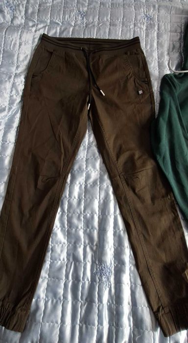 Spodnie męskie 32 Cropp bluza Cropp