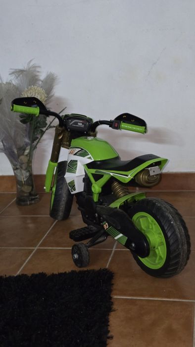 Mota elétrica criança