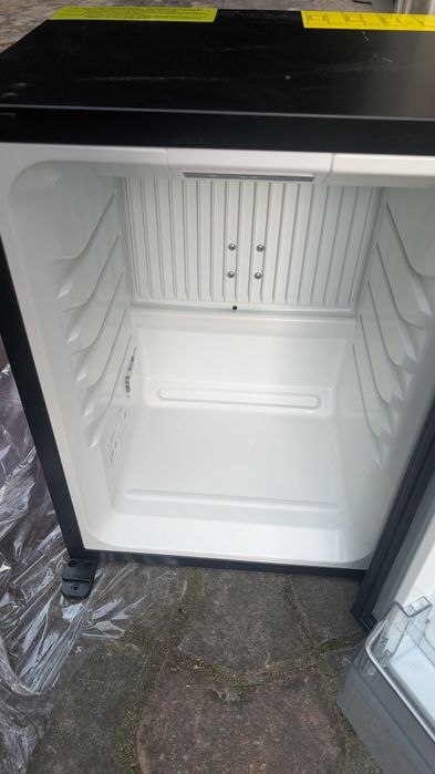 Mini lodówka uszkodzona do naprawy