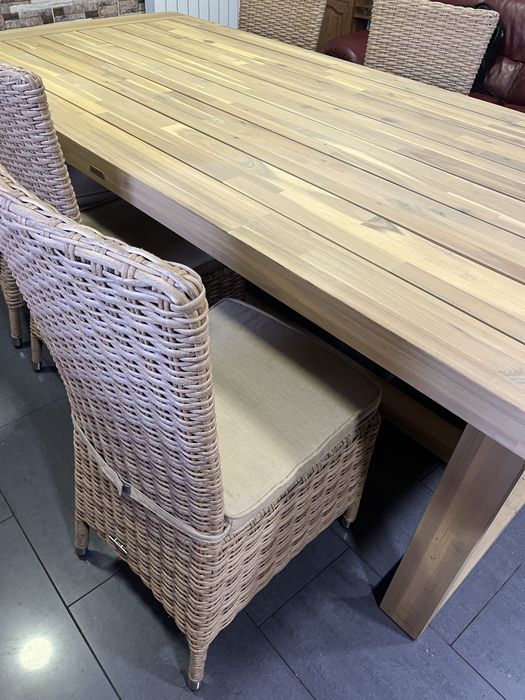 Vendo mesa de exterior e 6 cadeiras