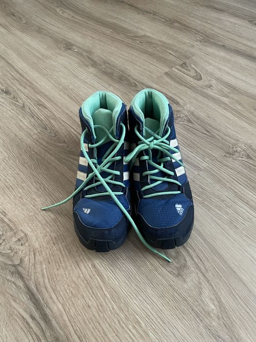 ботинки adidas …..