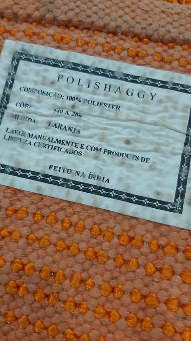 Tapetes em bom estado e banco