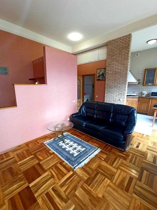 Центр , пр. Яворницкий, Мэрия . СВЕТ есть ВСЕГДА. Квартиры посуточно