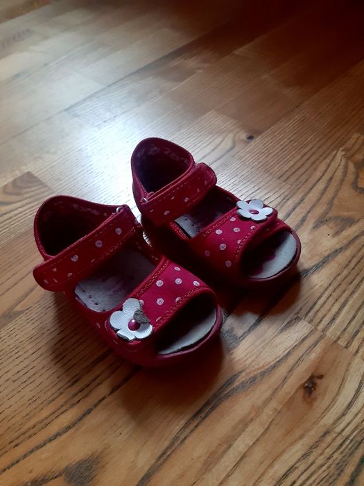 Sandałki różowe rozmiar 22. Renbud. Skórzana wkładka