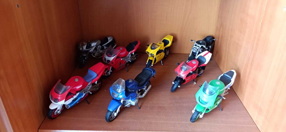 Coleção de motos (História da Harley e Outras)