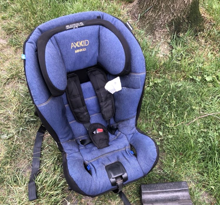 Fotelik samochodowy Axkid Minikid Denim 9-25 kg