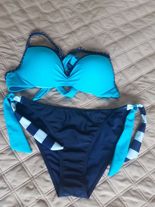 roz. S kostium bikini + spodenki miseczka C