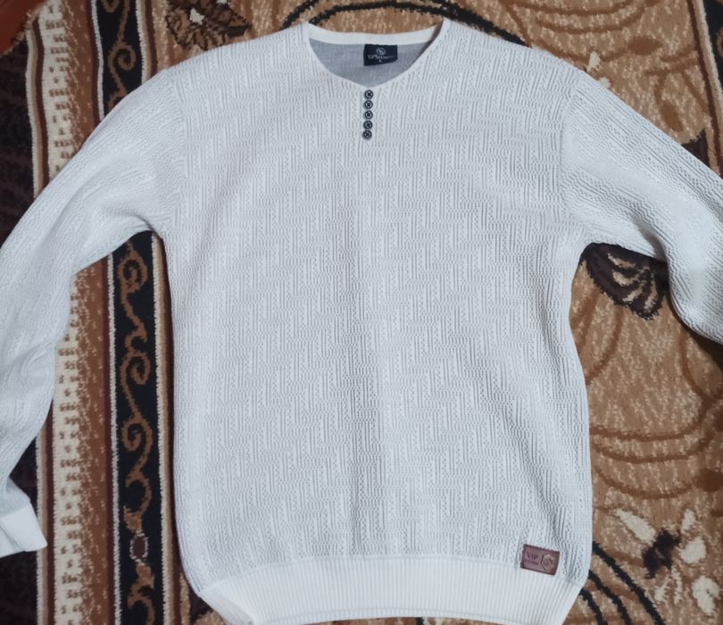 Светр білий чоловічий
