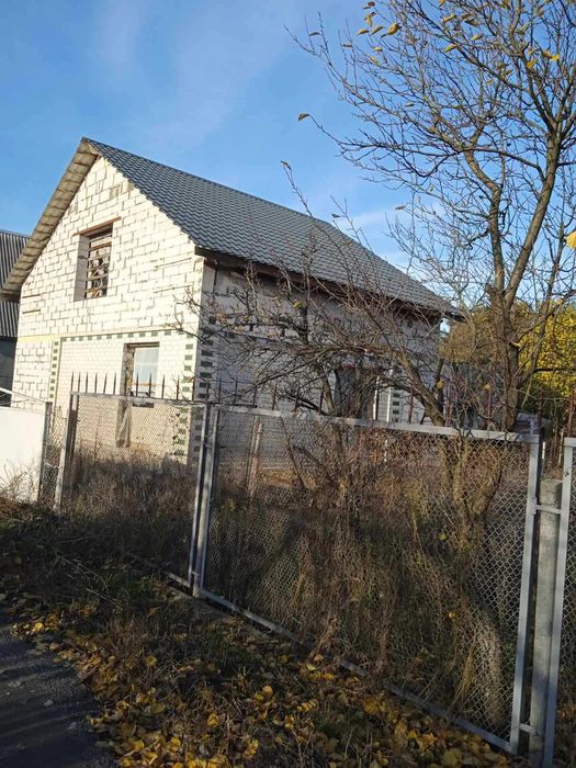 Продаж будинку, дачі